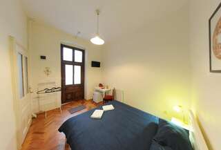 Хостелы Hostel Cornel Тимишоара Двухместный номер с 1 кроватью и собственной ванной комнатой-2